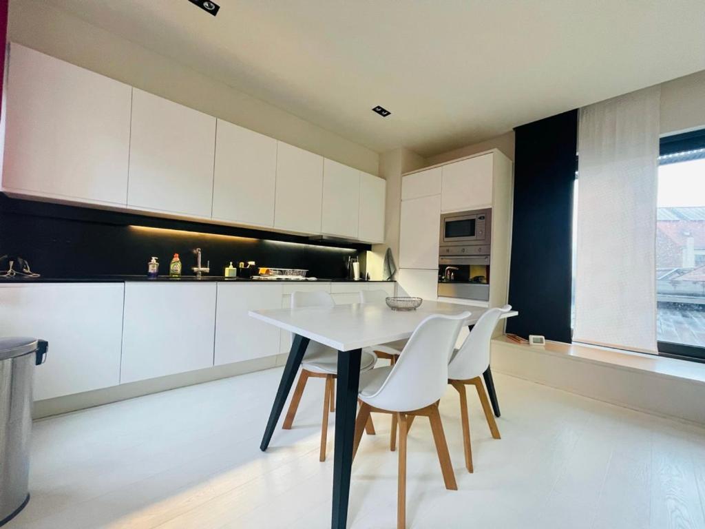 Down Town Penthouse With Private Parking Apartment Brussels Exterior photo